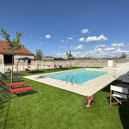 Chateau Historique Avec Piscine, Gite Romantique, Ideal Famille, Activites Variees Et Services Inclus. - Fr-1-489-502 Tatil Evi Vicq (Allier)